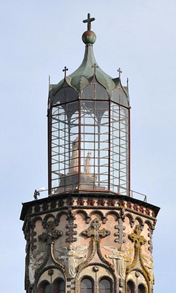 Remarquer le groupe: Notre-Dame de La Salette conversant avec Mlanie et Maximin au dbut de lApparition.