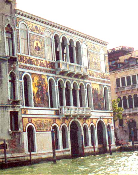 Palais des Barbarigo  Venise. Deux anctres furent des Doges. La faade de ce palais est magnifiquement revtue de mosaques, de Carlini.